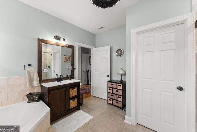 20 Gleneagle Court 303A, Clayton, GA 30525