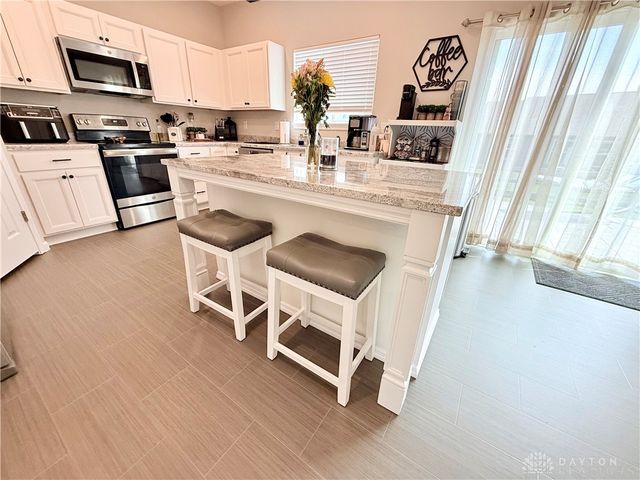 530 E Westbrook Road, Brookville, OH 45309