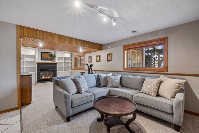 9769 Kirkwood Lane N, Maple Grove, MN 55369