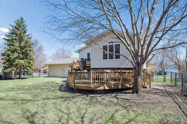 9769 Kirkwood Lane N, Maple Grove, MN 55369