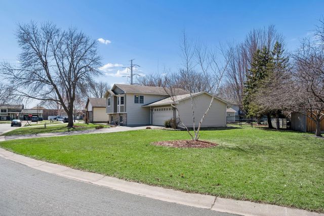 9769 Kirkwood Lane N, Maple Grove, MN 55369