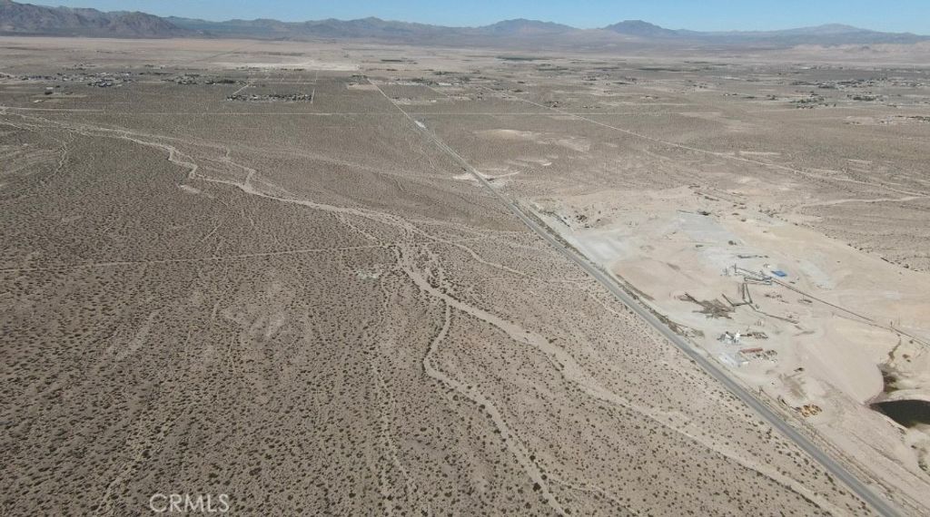 Image 10 of property listing at 8840 Meridian, Lucerne Valley, CA 92356