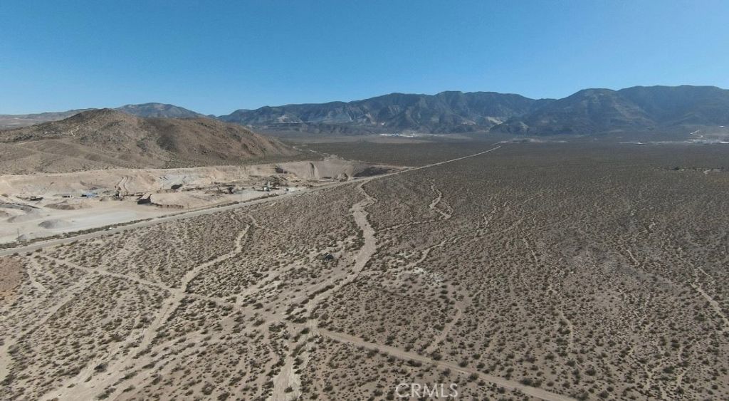 Image 11 of property listing at 8840 Meridian, Lucerne Valley, CA 92356
