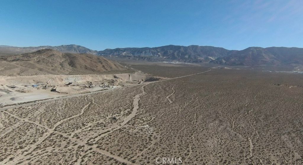 Image 4 of property listing at 8840 Meridian, Lucerne Valley, CA 92356