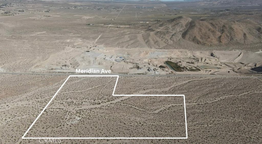 Image 6 of property listing at 8840 Meridian, Lucerne Valley, CA 92356