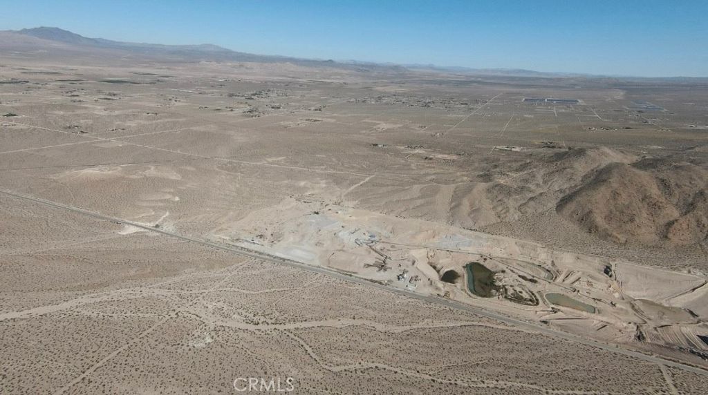 Image 7 of property listing at 8840 Meridian, Lucerne Valley, CA 92356