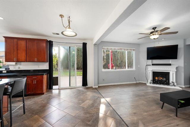 1558 Clear Water Ct, Marysville, CA 95901