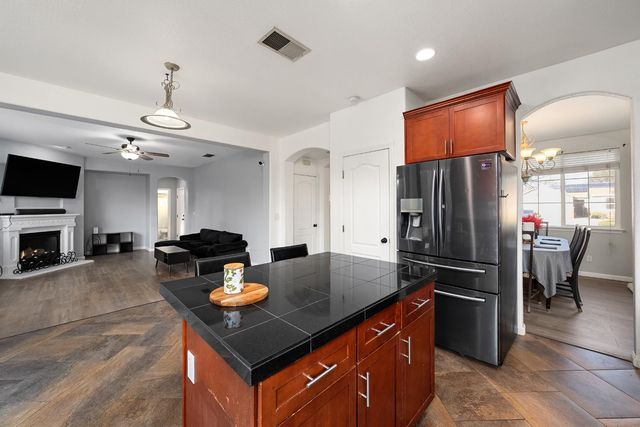 1558 Clear Water Ct, Marysville, CA 95901