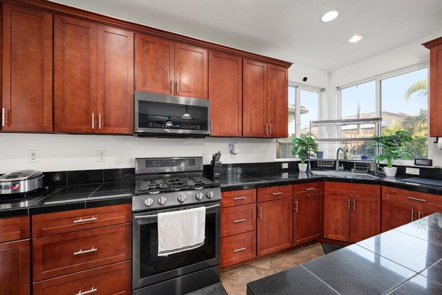 1558 Clear Water Ct, Marysville, CA 95901