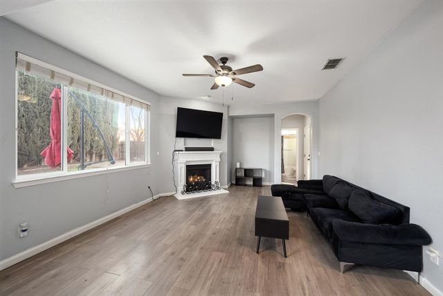 1558 Clear Water Ct, Marysville, CA 95901