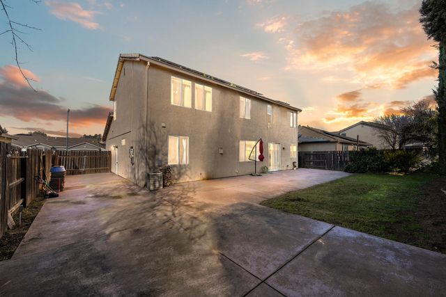 1558 Clear Water Ct, Marysville, CA 95901