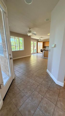 5284 W King Fisher Ln, Fresno, CA 93722