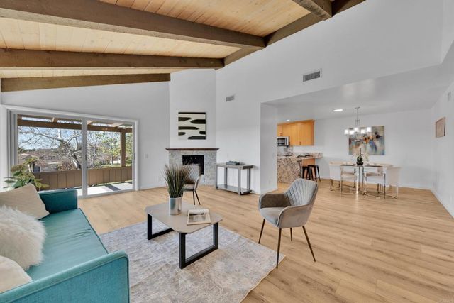 6050 Henderson 9, La Mesa, CA 91942