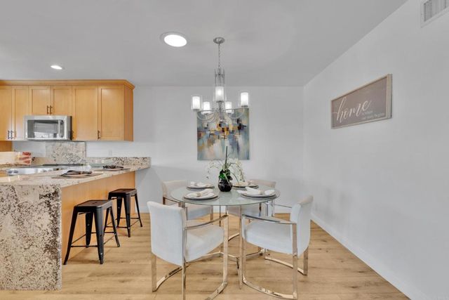 6050 Henderson 9, La Mesa, CA 91942