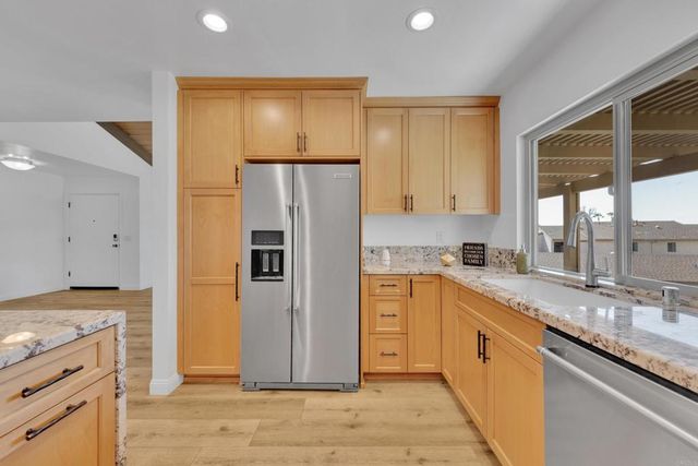 6050 Henderson 9, La Mesa, CA 91942