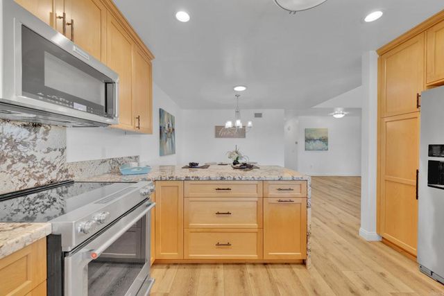 6050 Henderson 9, La Mesa, CA 91942