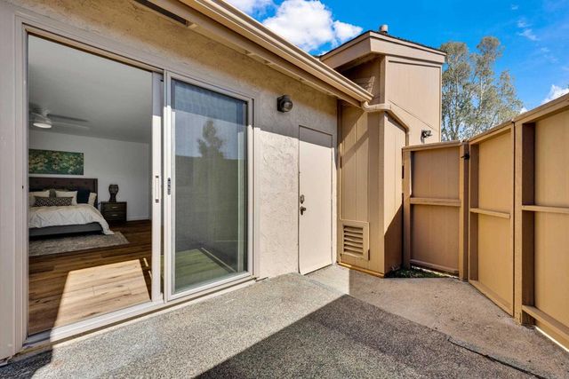 6050 Henderson 9, La Mesa, CA 91942