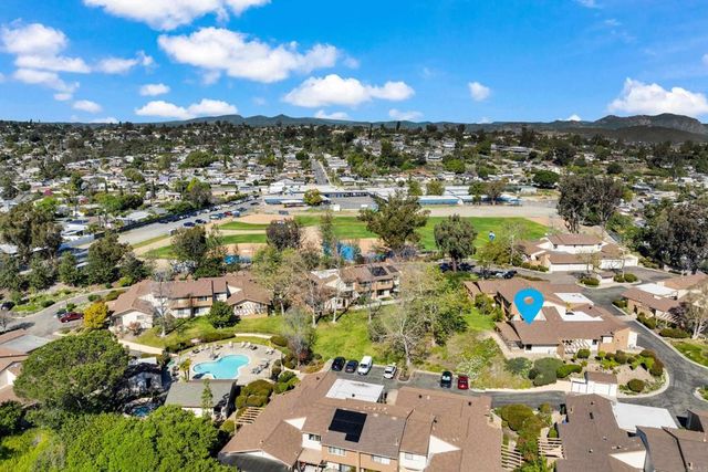 6050 Henderson 9, La Mesa, CA 91942