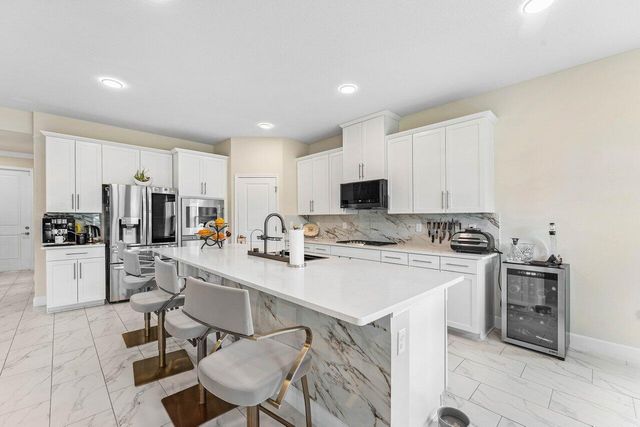 19227 Broad Shore Walk, Loxahatchee, FL 33470