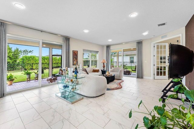 19227 Broad Shore Walk, Loxahatchee, FL 33470