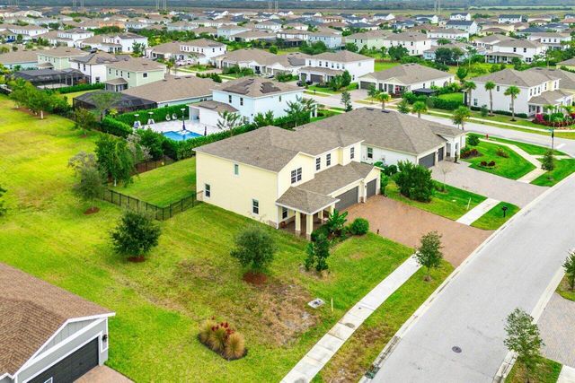 19227 Broad Shore Walk, Loxahatchee, FL 33470