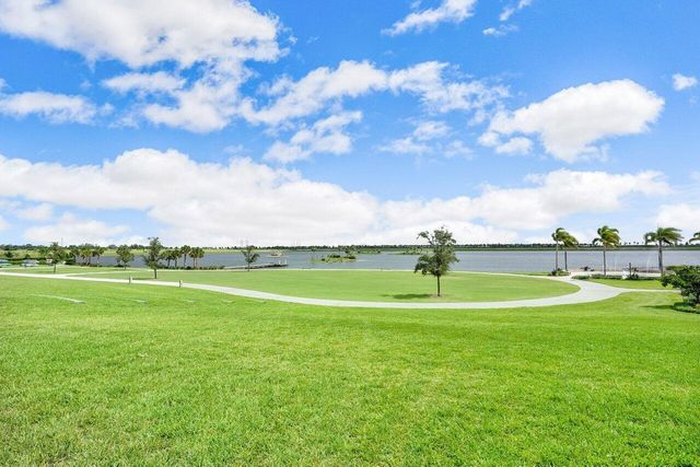 19227 Broad Shore Walk, Loxahatchee, FL 33470