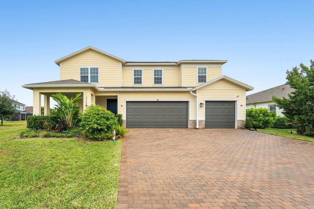 19227 Broad Shore Walk, Loxahatchee, FL 33470