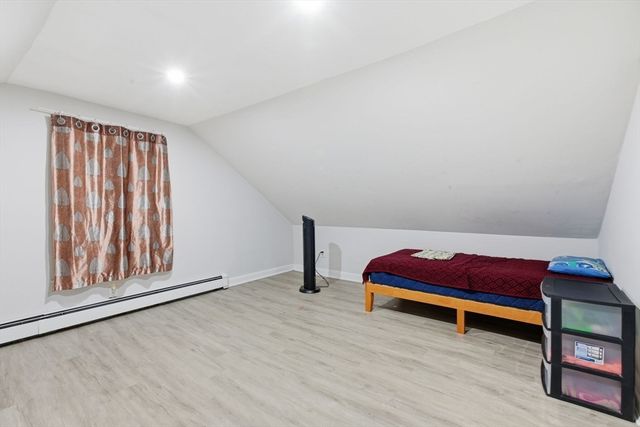 14 Mount Pleasant Ave, Dracut, MA 01826