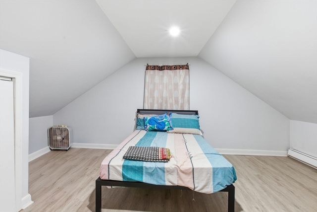 14 Mount Pleasant Ave, Dracut, MA 01826