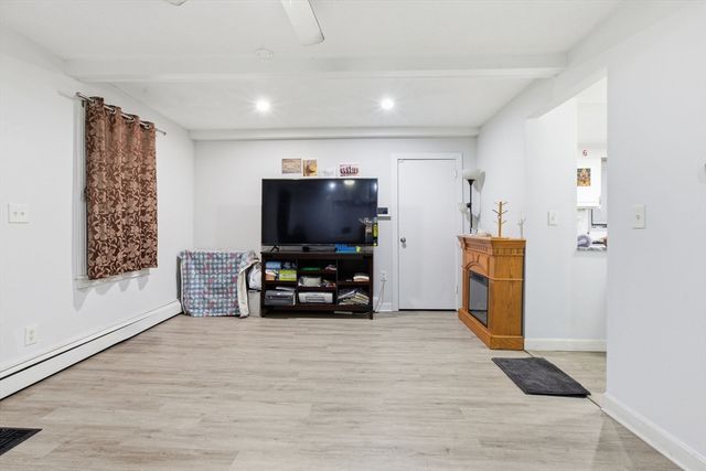 14 Mount Pleasant Ave, Dracut, MA 01826