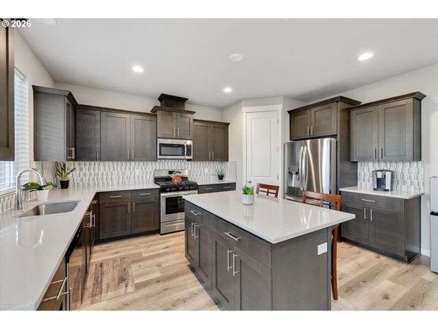 282 W 17TH St, Lafayette, OR 97127