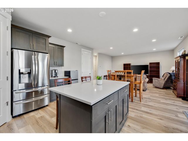 282 W 17TH St, Lafayette, OR 97127