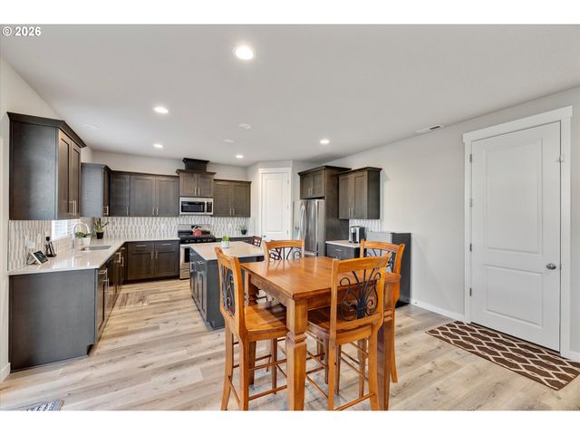 282 W 17TH St, Lafayette, OR 97127