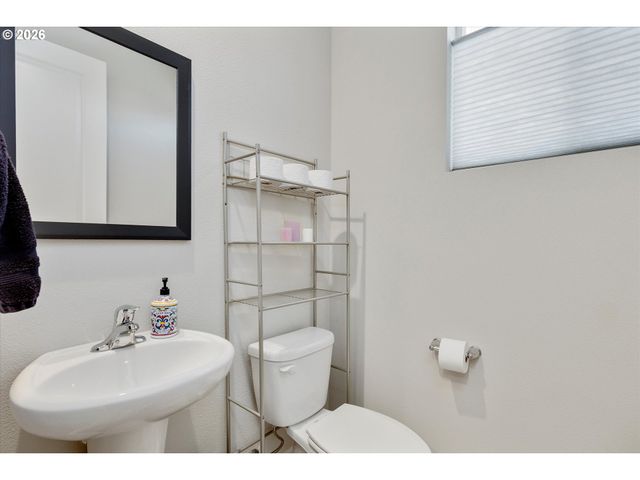 282 W 17TH St, Lafayette, OR 97127