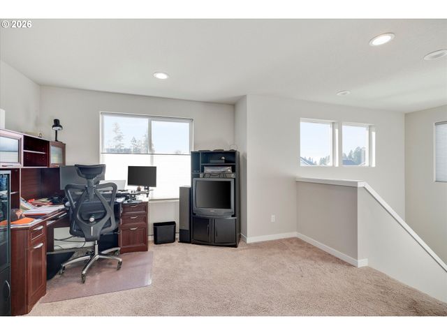 282 W 17TH St, Lafayette, OR 97127