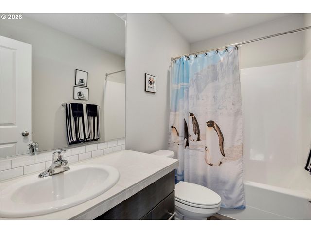 282 W 17TH St, Lafayette, OR 97127