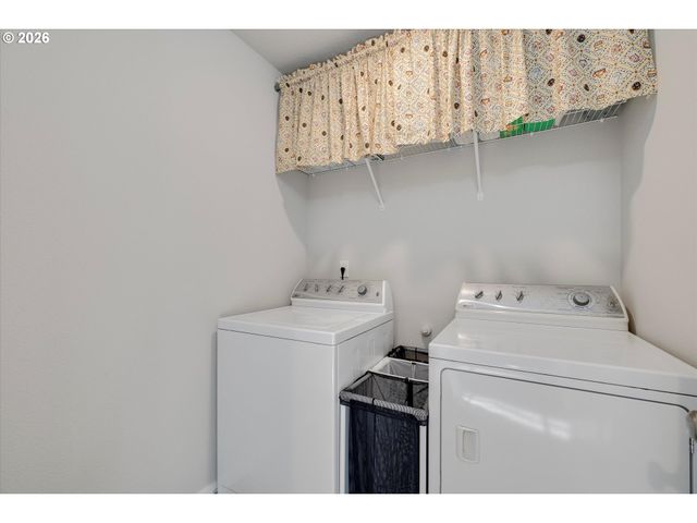 282 W 17TH St, Lafayette, OR 97127