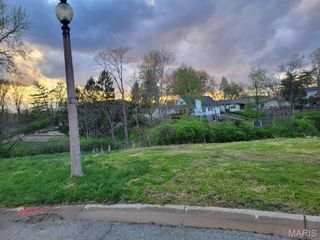 3 Summit Station, St Charles, MO 63303