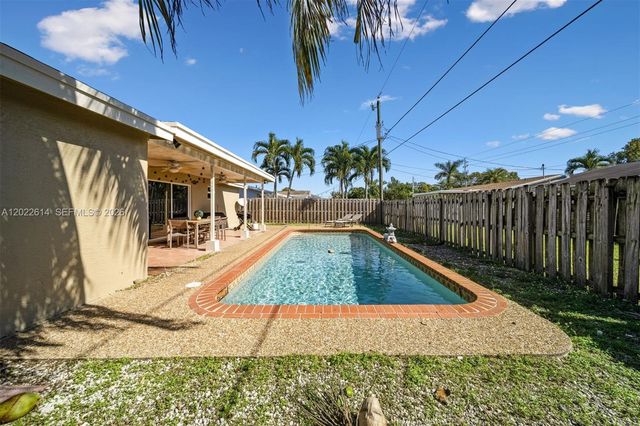 9650 NW 24th St, Sunrise, FL 33322