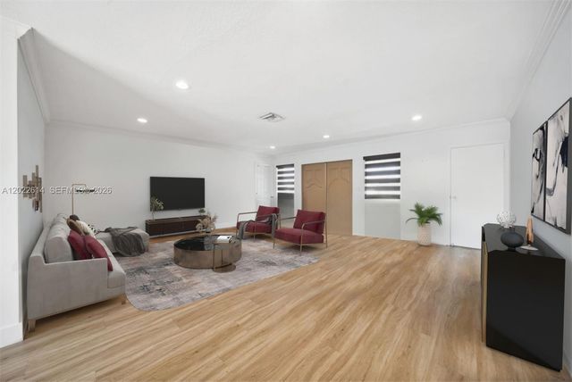 9650 NW 24th St, Sunrise, FL 33322
