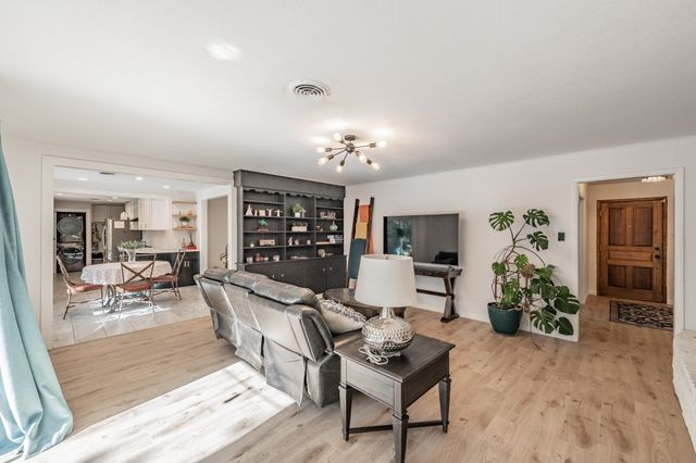 1408 Comanche Court, Arlington, TX 76012