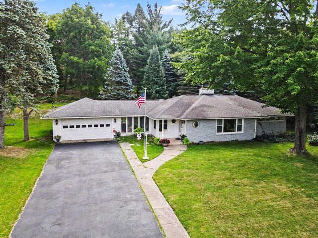 4309 Sunnybrook Drive, Kalamazoo, MI 49008
