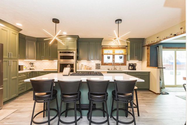2504 W Sun Valley Parkway, Muncie, IN 47303