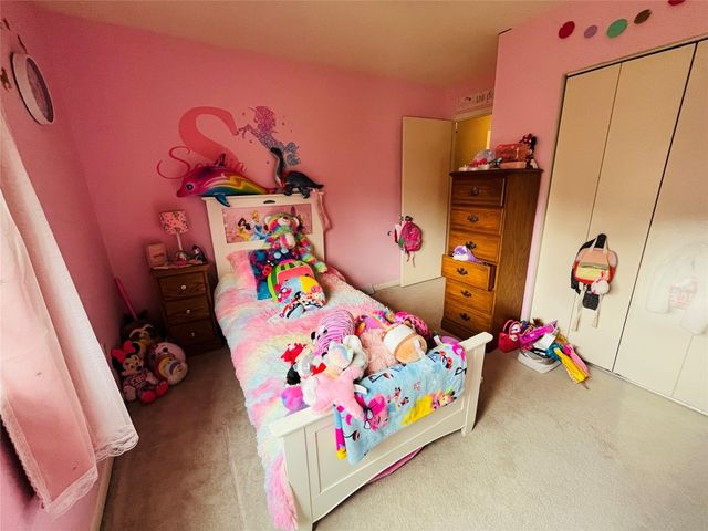 537 MONTROYALE Drive, Erie, PA 16504