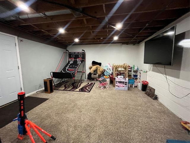 537 MONTROYALE Drive, Erie, PA 16504