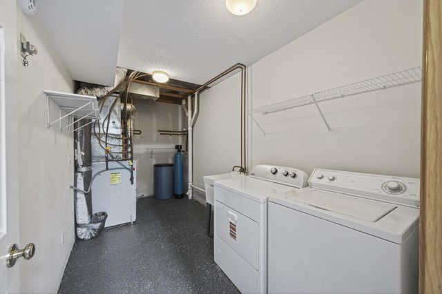 211 Christenson Way NE, Fridley, MN 55432