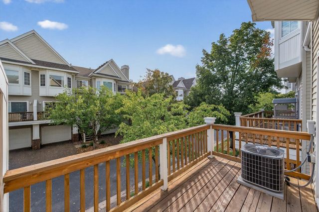 211 Christenson Way NE, Fridley, MN 55432