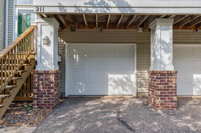 211 Christenson Way NE, Fridley, MN 55432