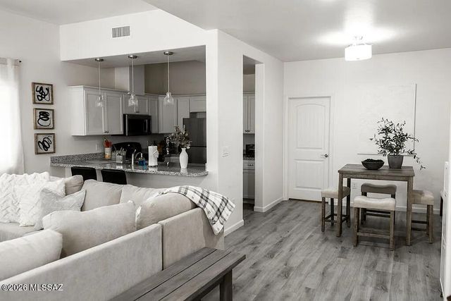 3750 E Mercedes Court, Tucson, AZ 85716