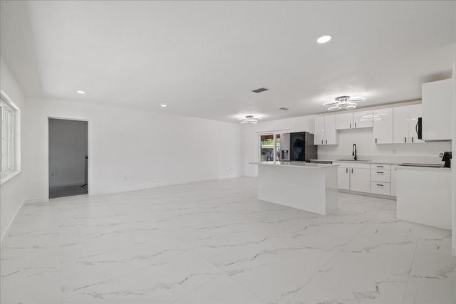 8125 N SOCRUM LOOP ROAD, Lakeland, FL 33809